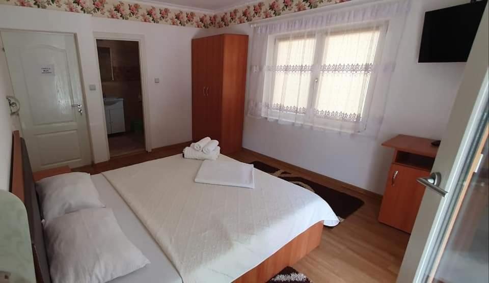 Appartamento Casa Mimi Băile Herculane Esterno foto